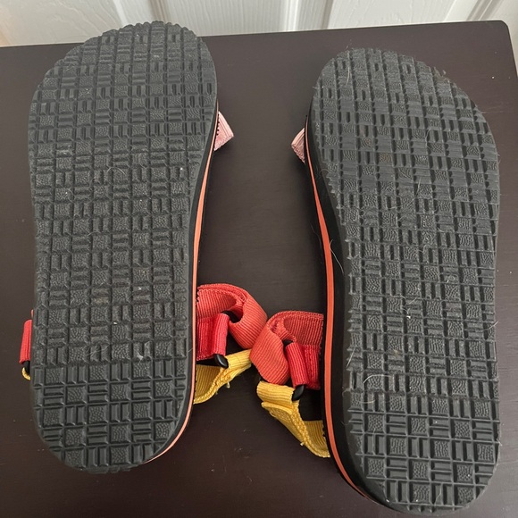 Platform Sandals - Picture 2 of 3